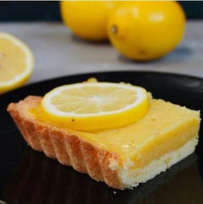 Borá começar a semana com uma receita de Tarte au citron mara da @viversemtrigo?